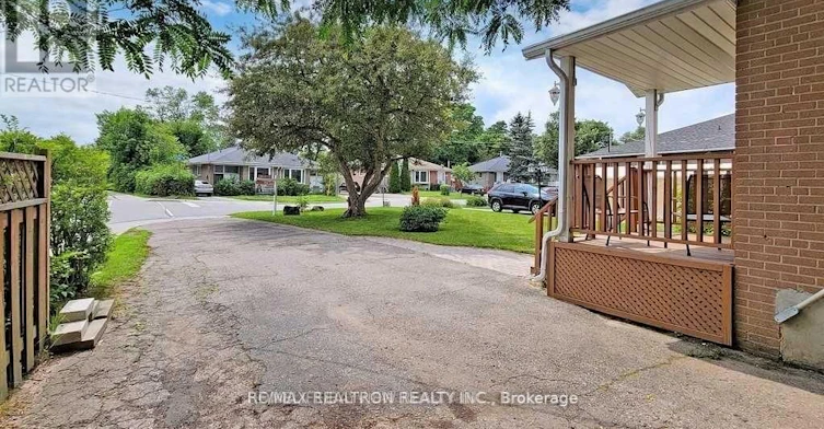 241 Septonne Avenue, Newmarket, ON, L3Y 2W5 - 16