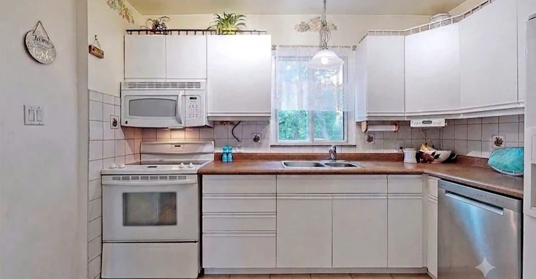 241 Septonne Avenue, Newmarket, ON, L3Y 2W5 - 4