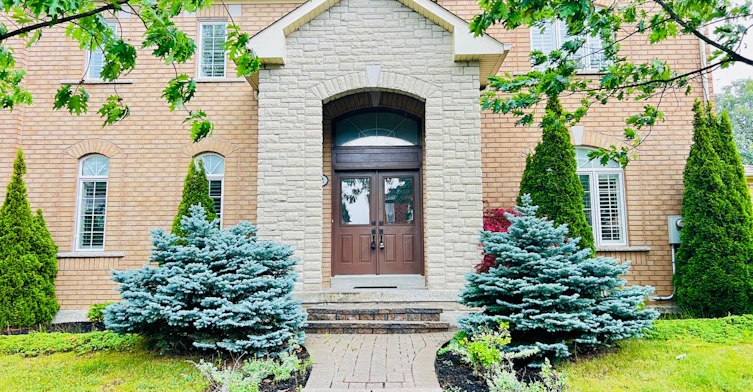 2 Adam Ernst Court, Vaughan, ON, L4H 2S5