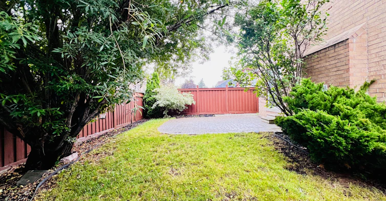 2 Adam Ernst Court, Vaughan, ON, L4H 2S5 - 2