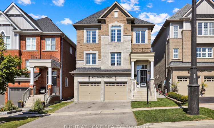 40 Ridge Gate Crescent
