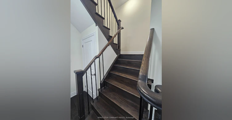 29 Amherst Circle, Vaughan, ON, L6A 5A8 - 5