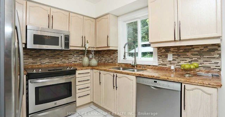 80 Larratt Lane, Richmond Hill, ON, L4C 0E2 - 4