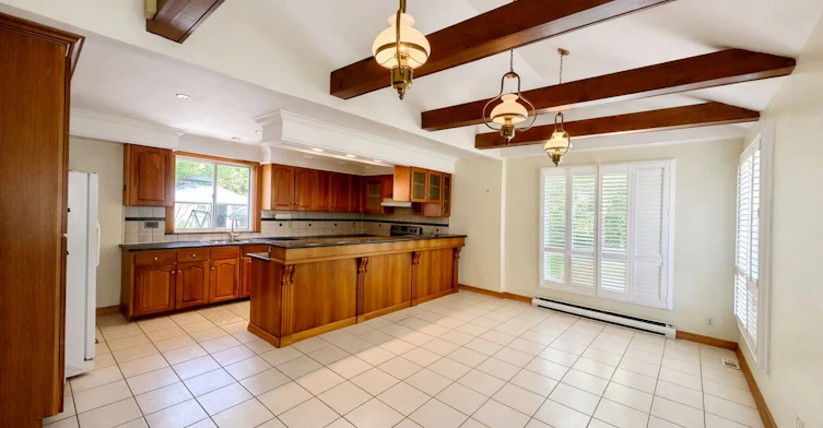 2430 King Road, King, ON, L7B 1J7