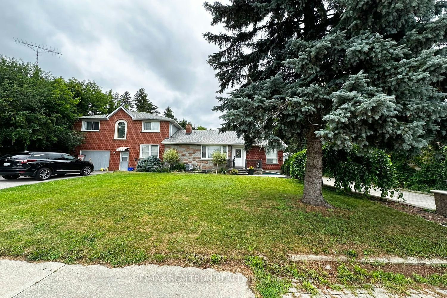 2430 King Road, King, ON, L7B 1J7
