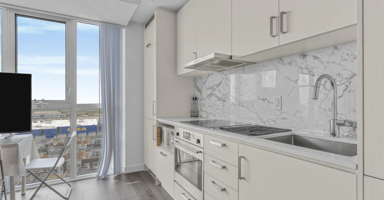 1106-60 Honeycrisp Crescent, Vaughan, ON, L4K 0N5 - 11
