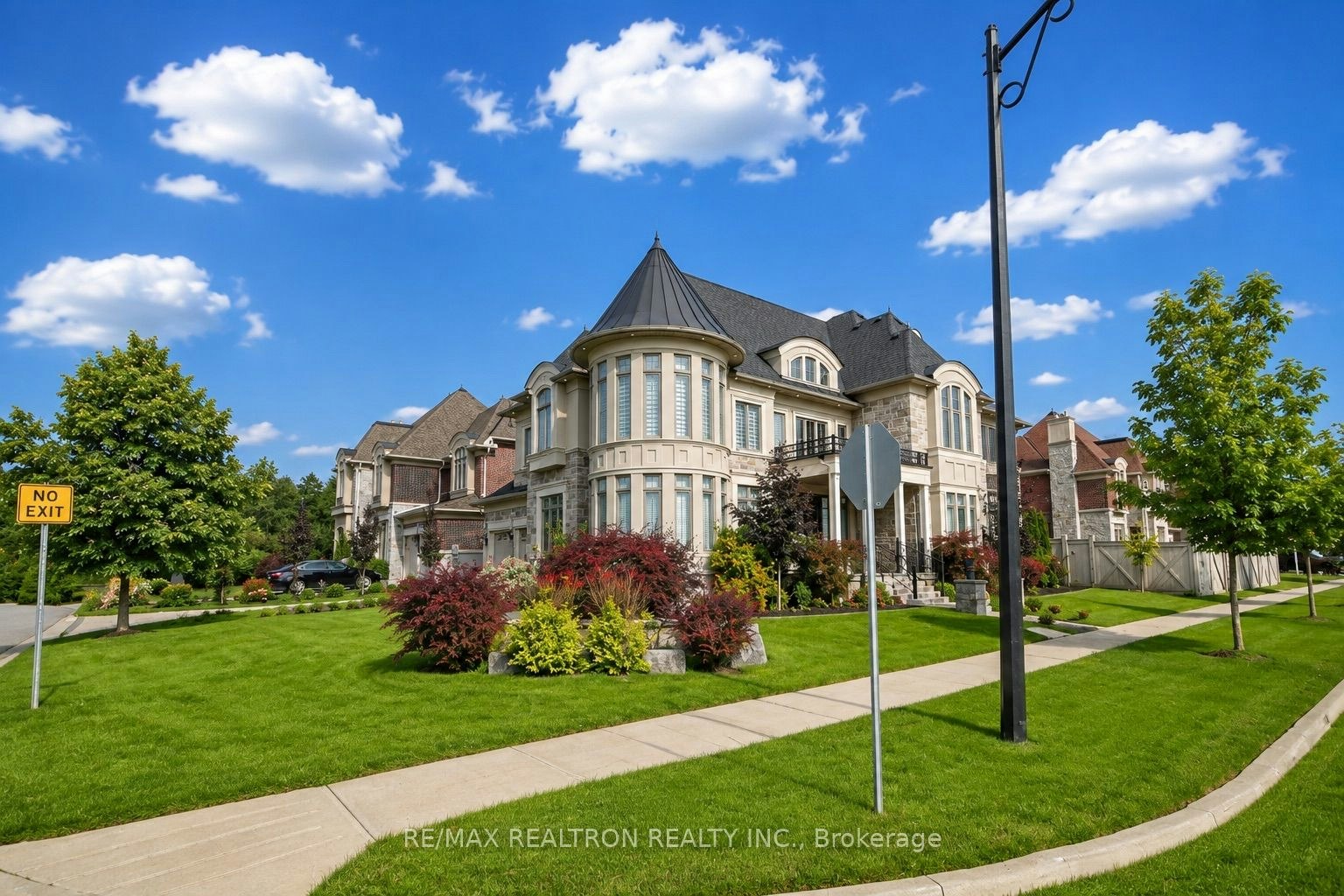 23 James Stokes Court, King, ON, L7B 0M7