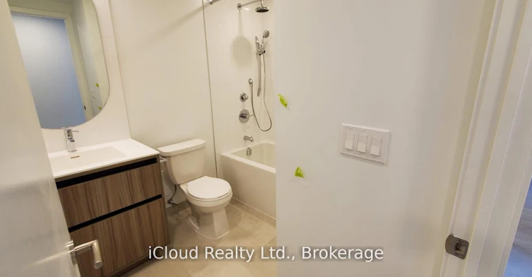 210-7950 Bathurst Street, Vaughan, ON, L4J 0L4 - 4