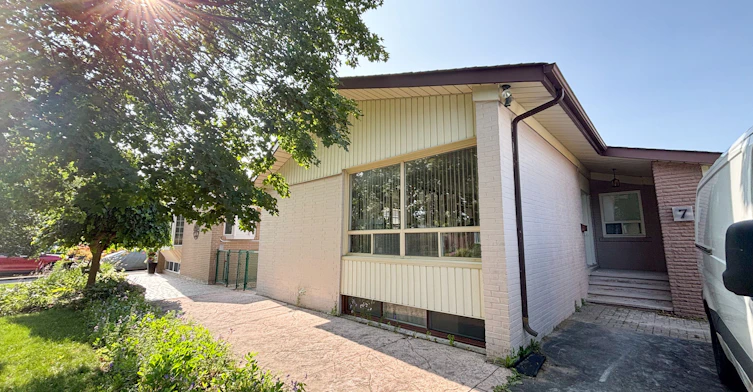 7 Rockport Crescent, Richmond Hill, ON, L4C 2L5