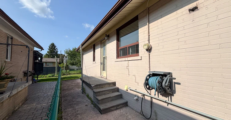 7 Rockport Crescent, Richmond Hill, ON, L4C 2L5 - 3
