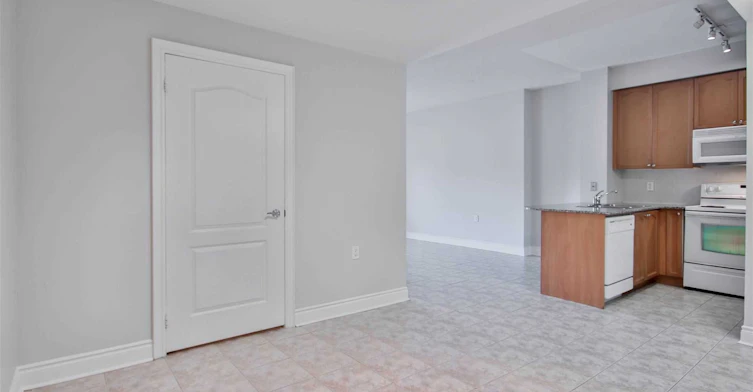 411-8201 Islington Avenue, Vaughan, ON, L4L 9S6 - 12