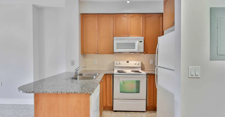 411-8201 Islington Avenue, Vaughan, ON, L4L 9S6 - 7