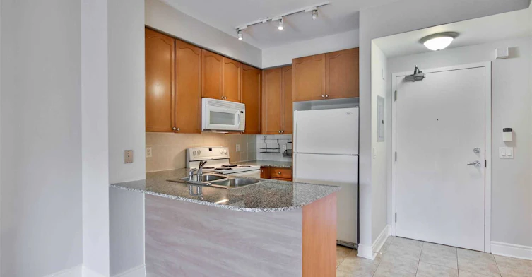 411-8201 Islington Avenue, Vaughan, ON, L4L 9S6 - 8