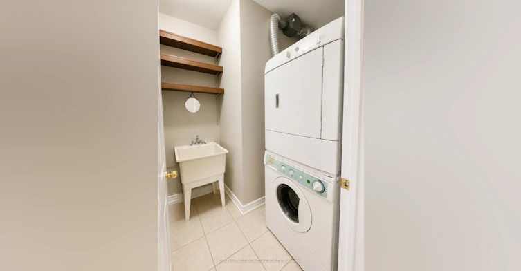 223-9421 Jane Street, Vaughan, ON, L6A 4H8 - 9