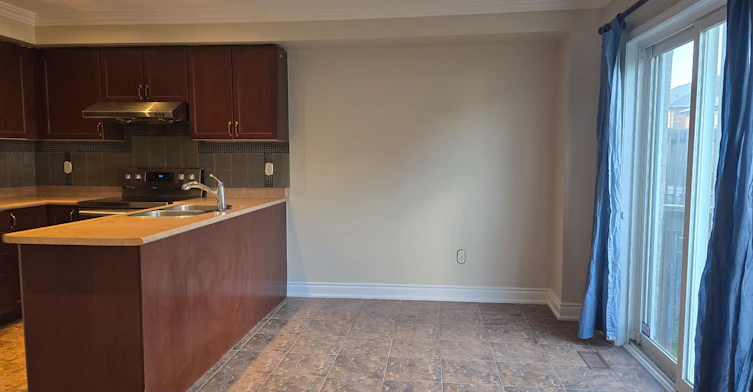 82 Red River Crescent, Newmarket, ON, L3X 2R5 - 8