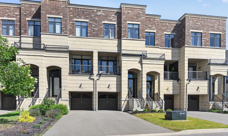 209 Arianna Crescent