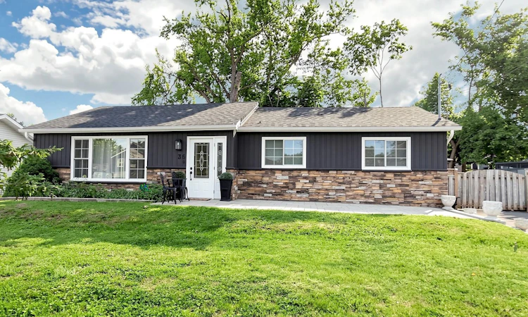 36 Elmvale Boulevard