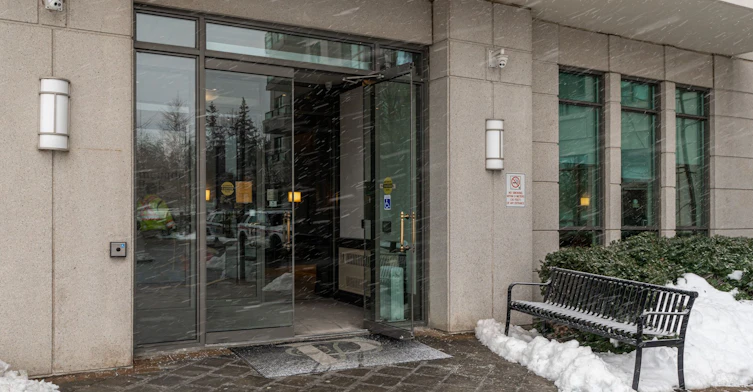 201-88 Promenade Circle, Vaughan, ON, L4J 9A4 - 3