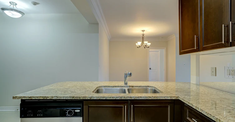 201-88 Promenade Circle, Vaughan, ON, L4J 9A4 - 8