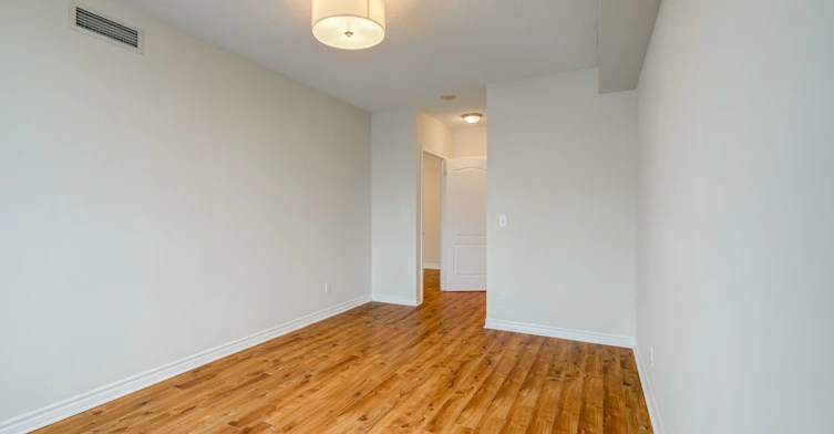 201-88 Promenade Circle, Vaughan, ON, L4J 9A4 - 18