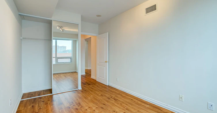 201-88 Promenade Circle, Vaughan, ON, L4J 9A4 - 24