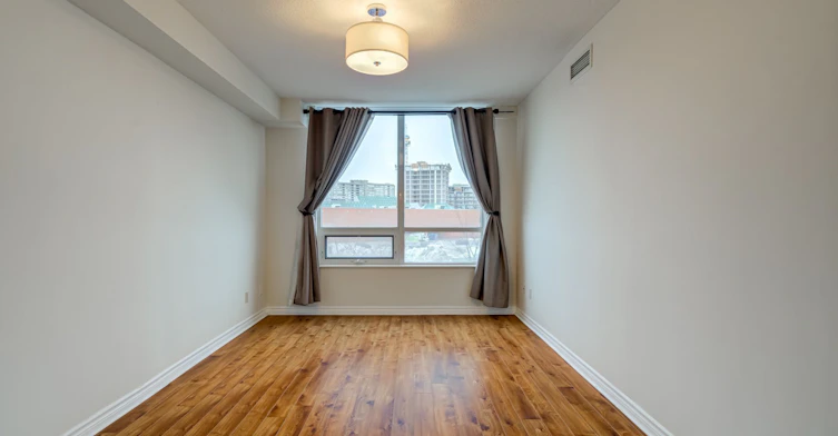 201-88 Promenade Circle, Vaughan, ON, L4J 9A4 - 16