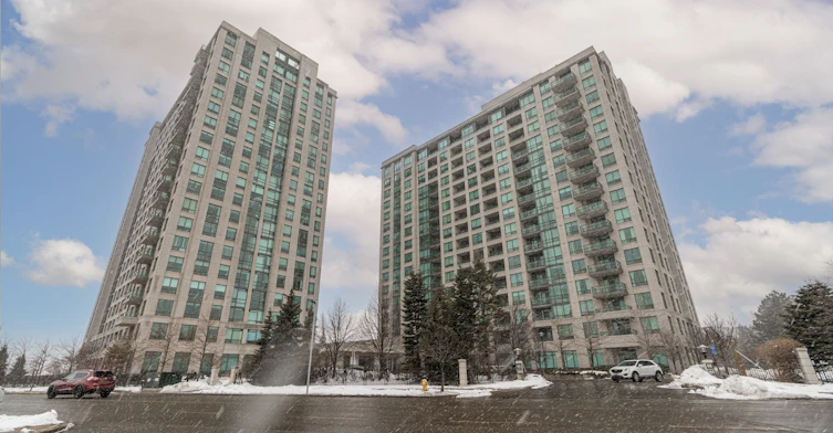 201-88 Promenade Circle, Vaughan, ON, L4J 9A4