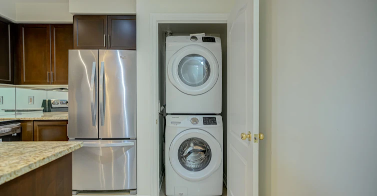 201-88 Promenade Circle, Vaughan, ON, L4J 9A4 - 26