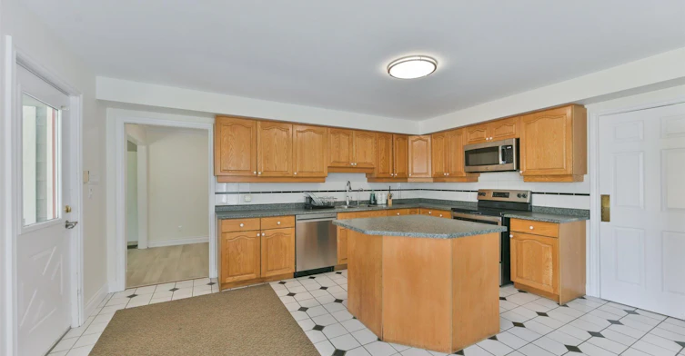 13918 Leslie Street E, Aurora, ON, L4G 7C8 - 10