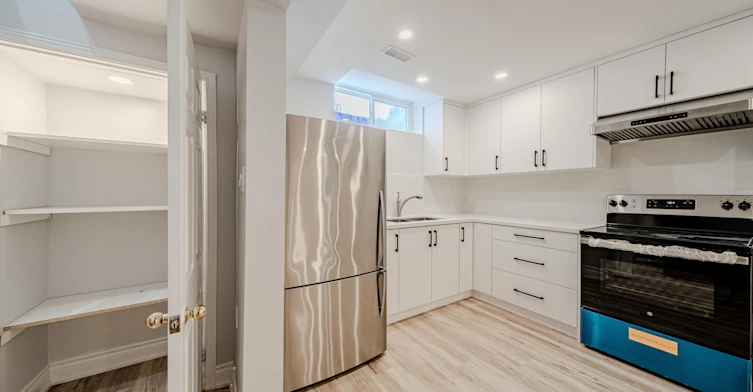 Lower-3 Glenayr Road, Richmond Hill, ON, L4B 2J5 - 7
