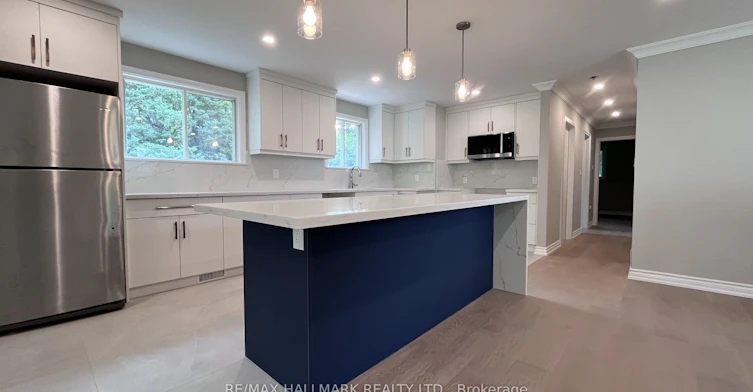 758 Botany Hill Crescent, Newmarket, ON, L3Y 3A8 - 3