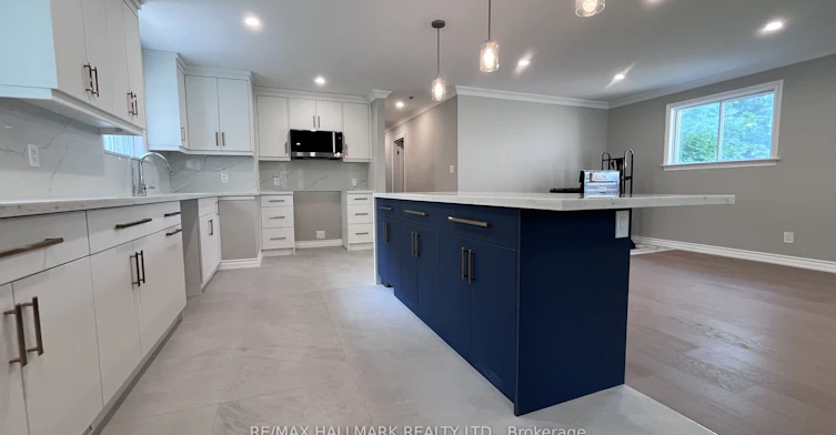 758 Botany Hill Crescent, Newmarket, ON, L3Y 3A8 - 4