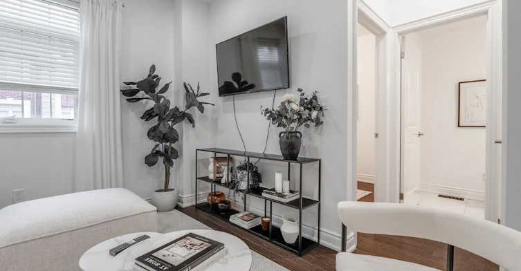 14 Queen Mary Court, Vaughan, ON, L4L 0H9 - 9