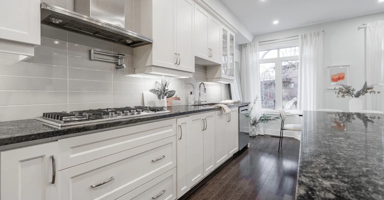 14 Queen Mary Court, Vaughan, ON, L4L 0H9 - 4