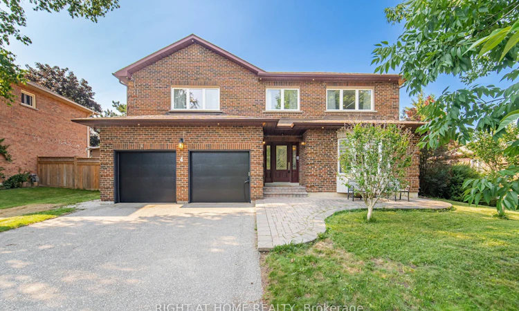 4 Simmons Crescent