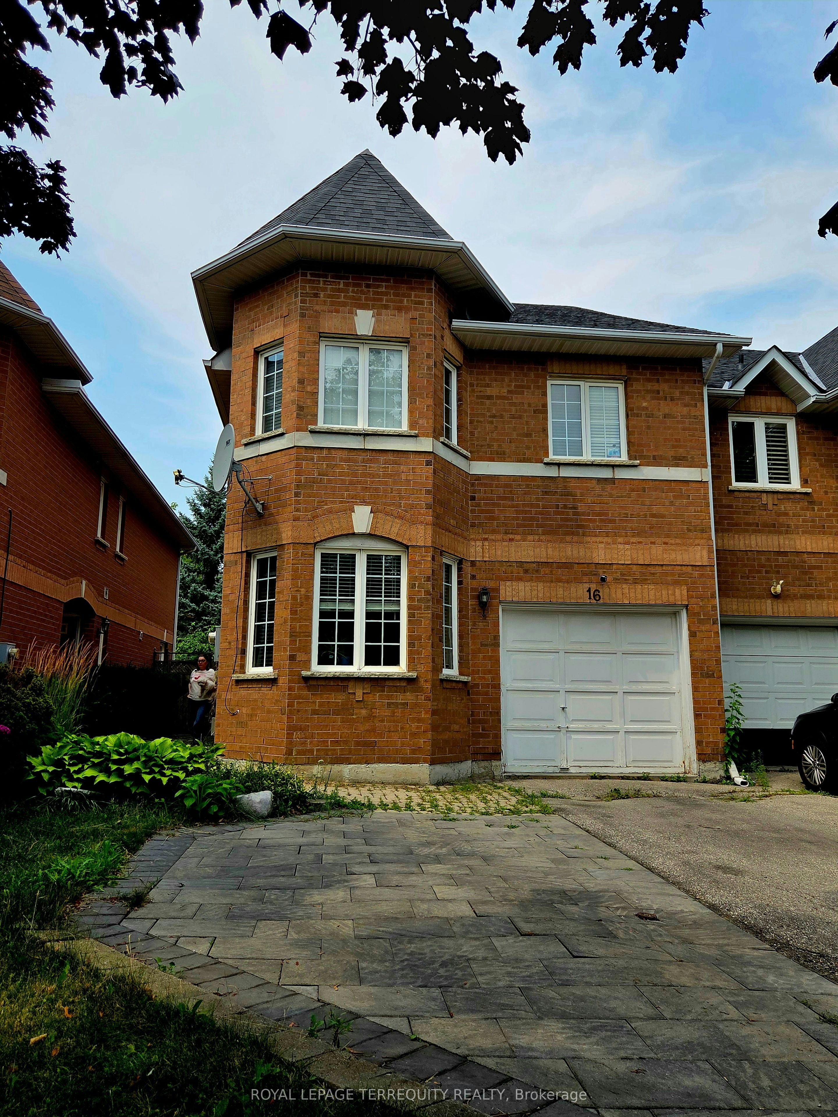 16 Royal Chapin Crescent, Richmond Hill, ON, L4S 1Z9