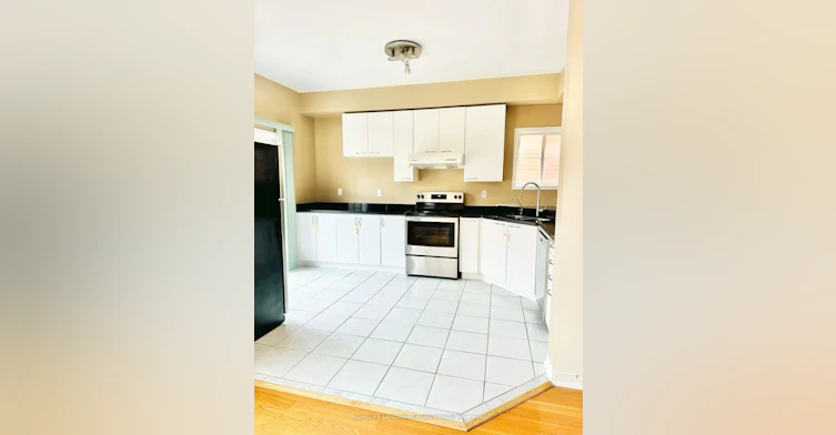 19 Fairlawn Avenue, Markham, ON, L6C 2E7 - 4
