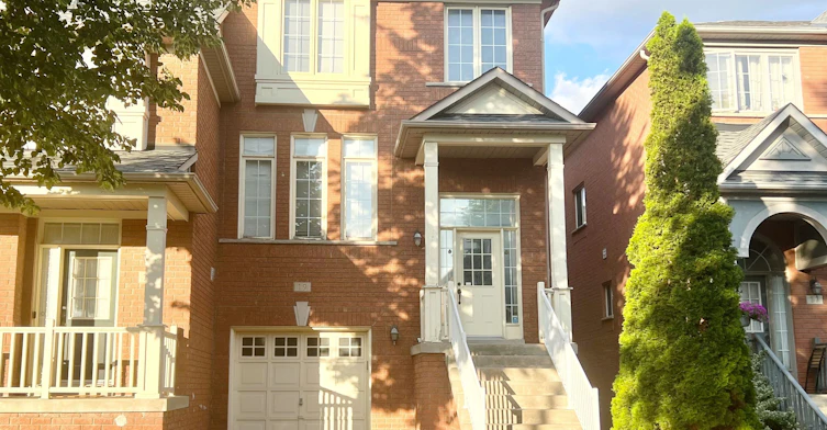 19 Fairlawn Avenue, Markham, ON, L6C 2E7