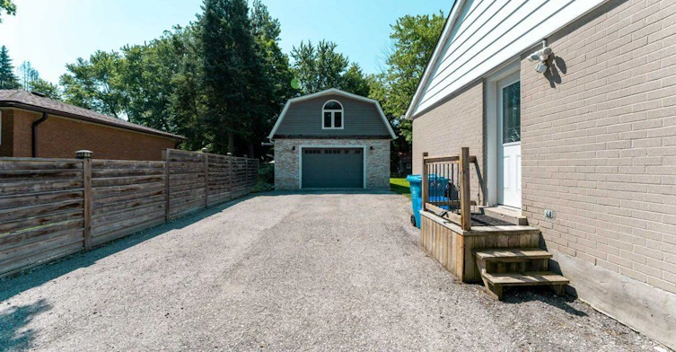 67 Garage May Avenue, East Gwillimbury, ON, L0G 1V0 - 2