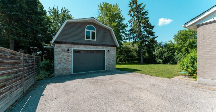 67 Garage May Avenue, East Gwillimbury, ON, L0G 1V0