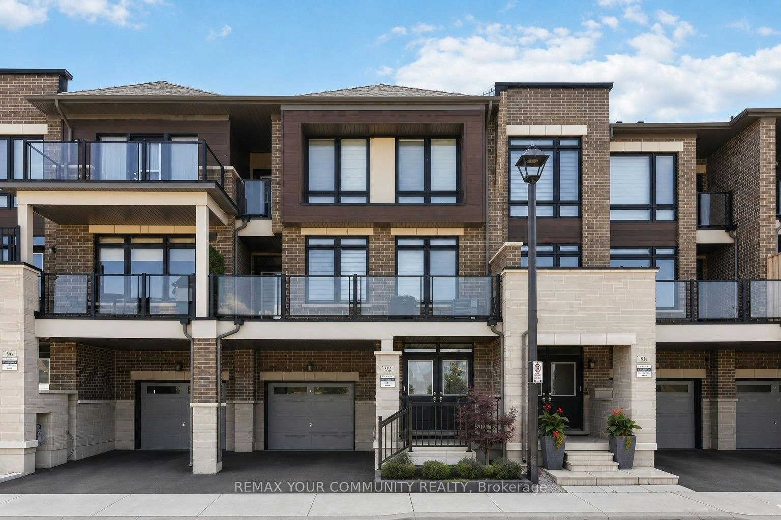 92 Holyrood Crescent, Vaughan, ON, L4H 5G2
