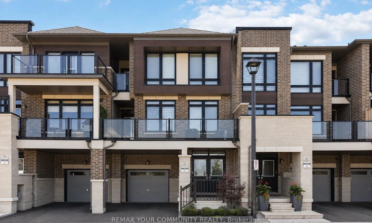 92 Holyrood Crescent