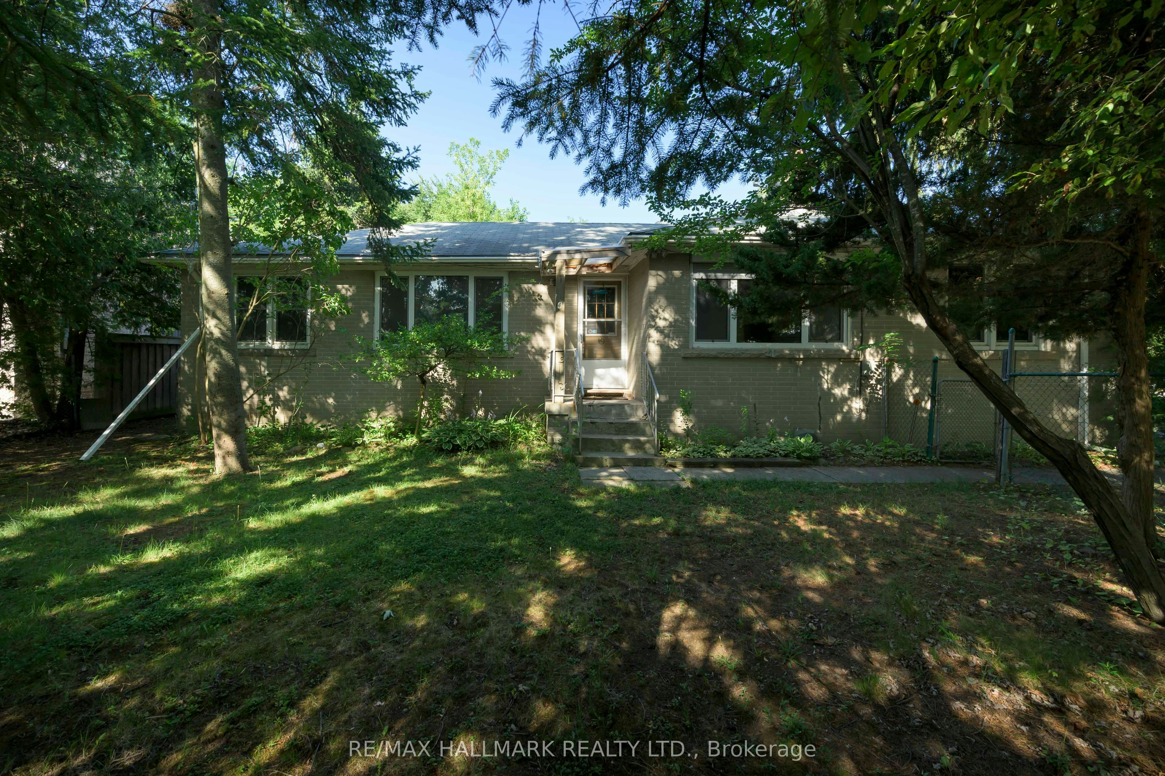 4 Crestview Road, King, ON, L0G 1N0