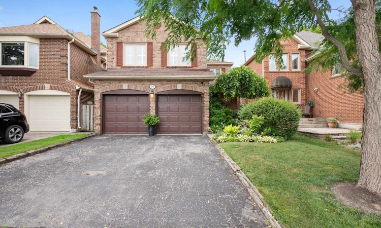 19 Jessica Gardens