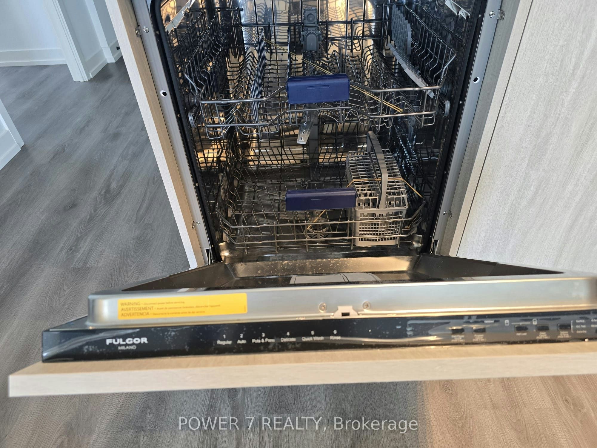 1503-28 Interchange Way, Vaughan, ON, L4K 0P8 - 11