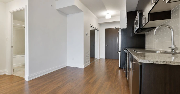 405-7171 Yonge Street, Vaughan, ON, L3T 0C5 - 7