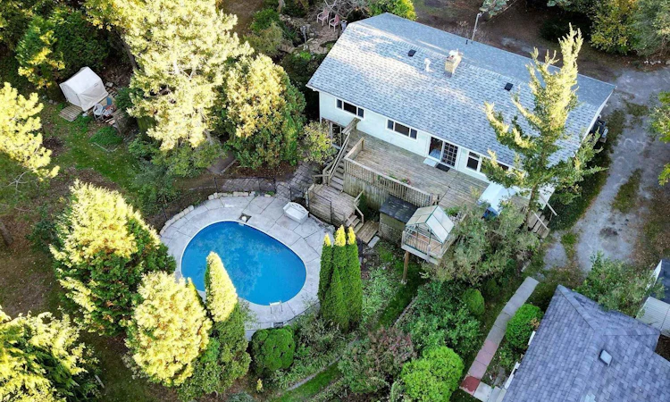 40 Riverglen Drive