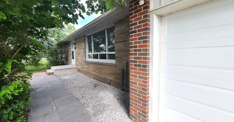 998 King Road, King, ON, L7B 1K5