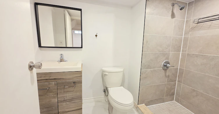 BSMT-72 Ashton Road, Newmarket, ON, L3Y 5R5 - 7