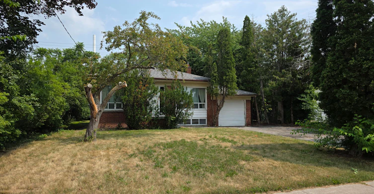 Main-27 Maralim Road, Richmond Hill, ON, L4C 2K6 - 2